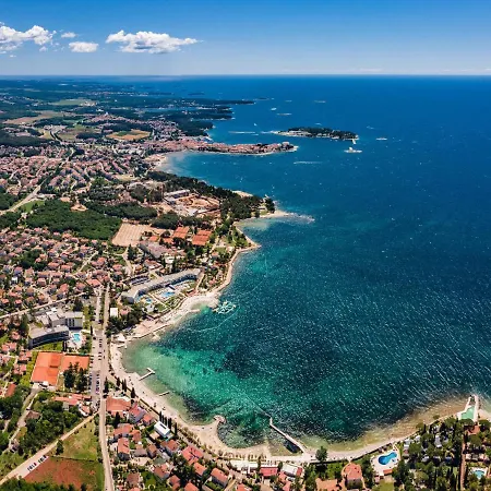 Nyaraló Pinia I By Interhome Kaštelir